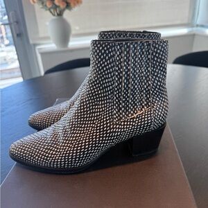 Rag & Bone Rover in black and white